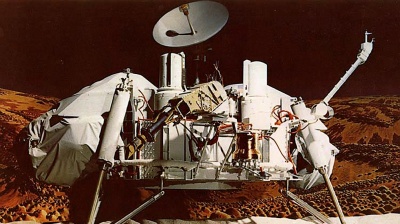 What was the first US spacecraft to successfully land on Mars in 1975?